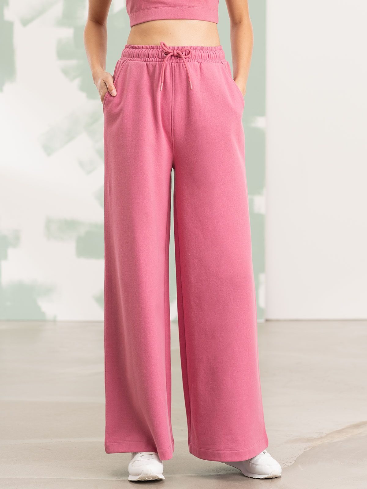 Nachhaltige Damen-Jogginghose mit weitem Bein