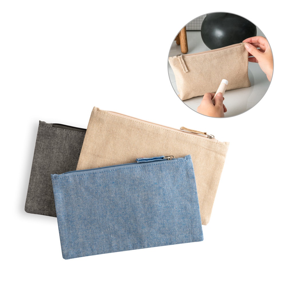 MILLIE. Multifunktionale Clutch-Tasche aus 70 % recycelter Baumwolle und 30 % rPET-Polyester (140 g/m²).