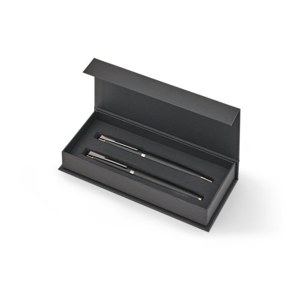 KINGSLEY. Set bestehend aus 1 Aluminium-Kugelschreiber und 1 Aluminium-Rollerball-Stift mit Dokumental® blauer Tinte. - 103 - Schwarz