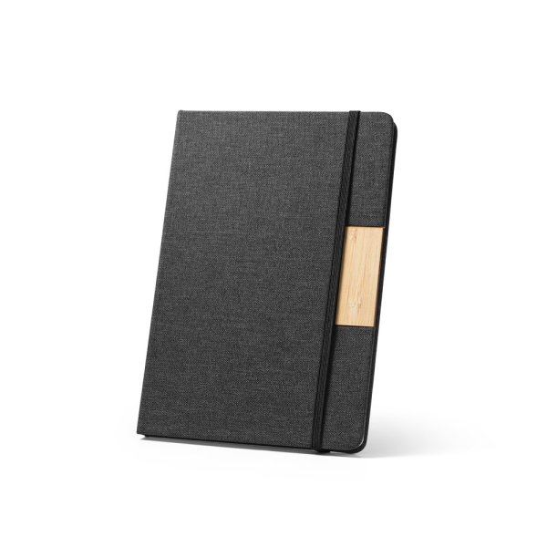 MÁRQUEZ. A5 Notizbuch mit festem Einband aus 100% recyceltem PET-Gewebe und linierten Seiten aus Recyclingpapier. - 103 - Schwarz