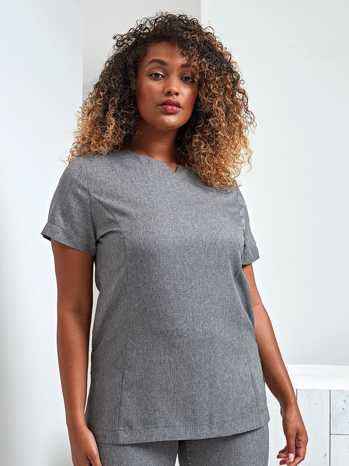 Lila Tunika in Leinenoptik mit Cut-Out-Ausschnitt